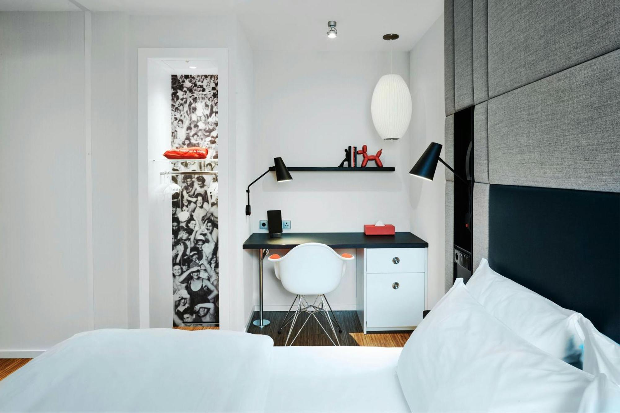 Citizenm Champs-élysées Hotel