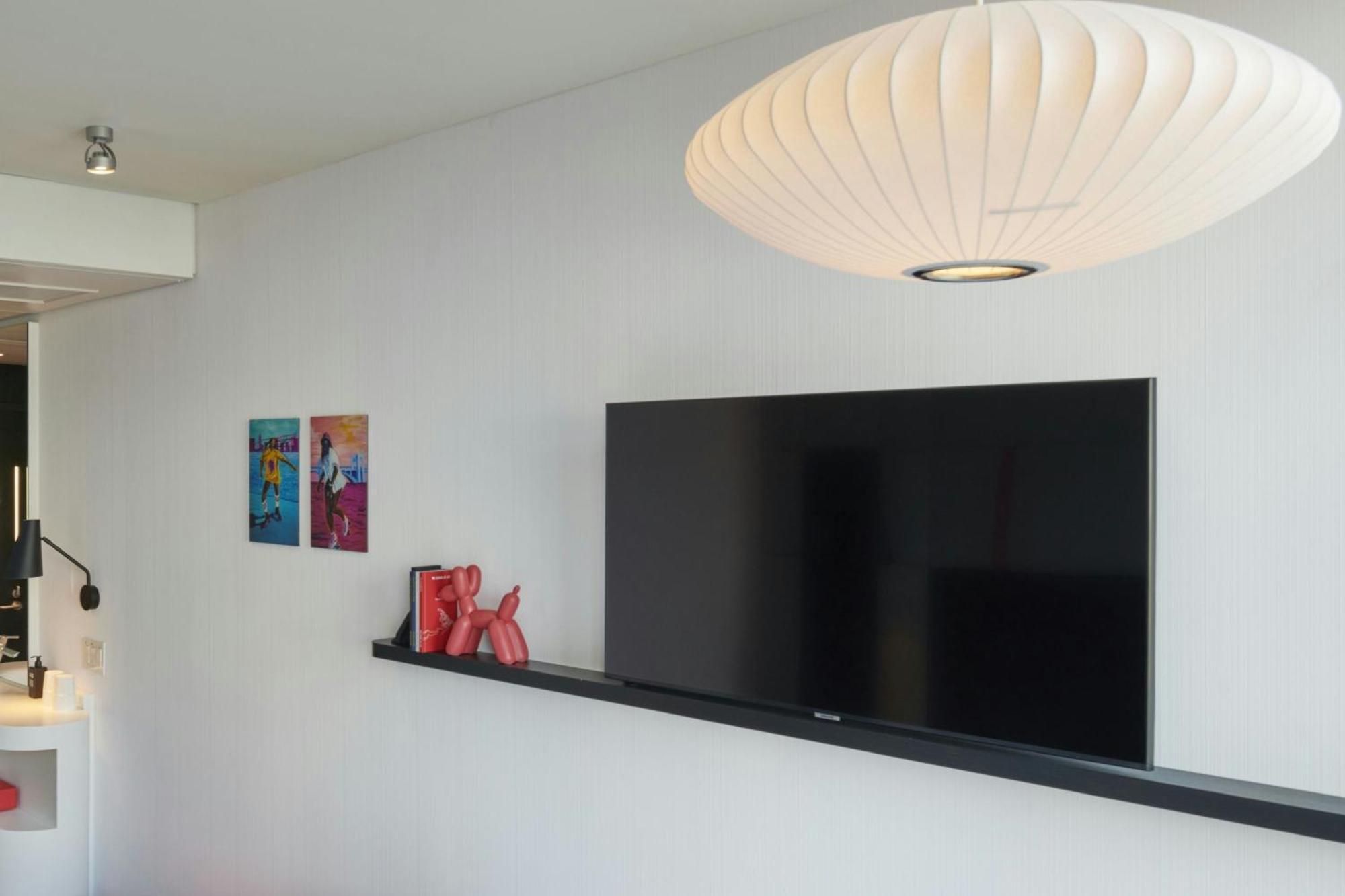 Citizenm Champs-elysees Hotel 4*